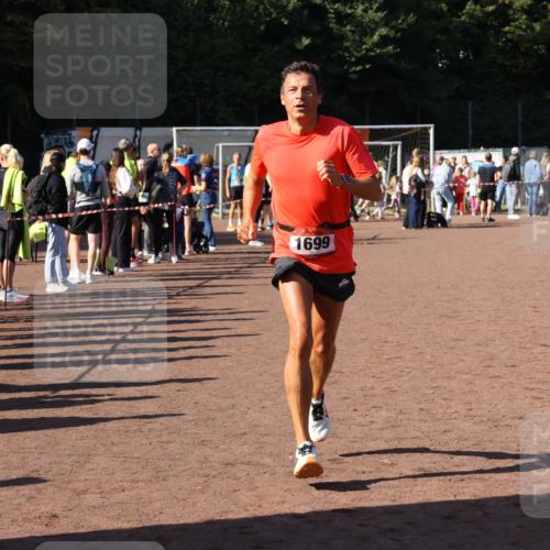 27.09.2026 - 35. Volkslauf durch das schöne Alstertal Strokosch-Dieckow http://msf.ph/oto/10585271 27.09.2026 11:47:19 Ziel 1511, 1699 meine-sportfotos.de