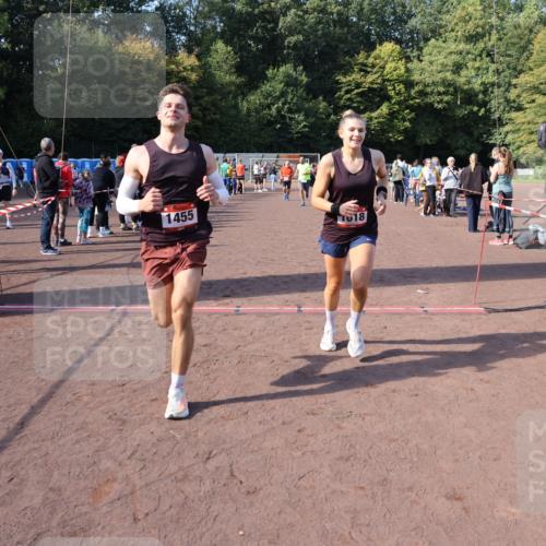 27.09.2026 - 35. Volkslauf durch das schöne Alstertal Strokosch-Dieckow http://msf.ph/oto/10585317 27.09.2026 11:49:21 Ziel 1009, 1018, 1455, 1475, 1487, 1503, 3248 meine-sportfotos.de
