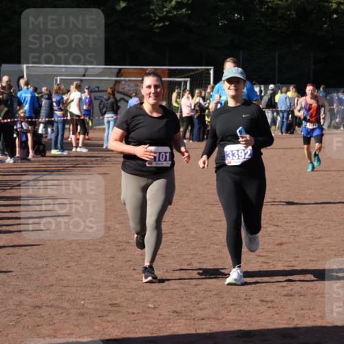 27.09.2026 - 35. Volkslauf durch das schöne Alstertal Strokosch-Dieckow http://msf.ph/oto/10585322 27.09.2026 11:47:10 Ziel 1010, 1473, 1511, 2101, 3392 meine-sportfotos.de