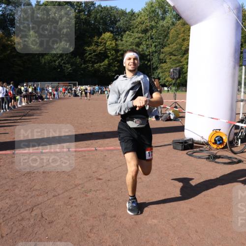 27.09.2026 - 35. Volkslauf durch das schöne Alstertal Strokosch-Dieckow http://msf.ph/oto/10585338 27.09.2026 11:47:00 Ziel 1010, 1734 meine-sportfotos.de