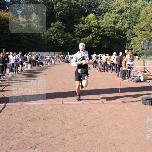 27.09.2026 - 35. Volkslauf durch das schöne Alstertal Strokosch-Dieckow http://msf.ph/oto/10585348 27.09.2026 11:46:59 Ziel 1010, 1734 meine-sportfotos.de