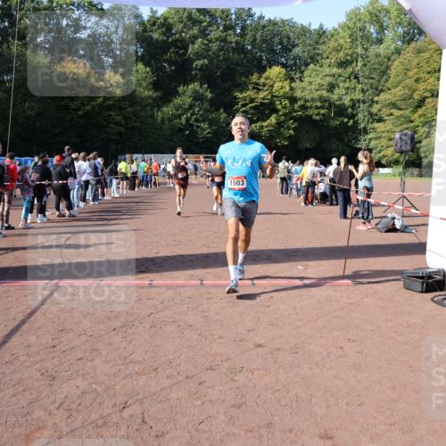 27.09.2026 - 35. Volkslauf durch das schöne Alstertal Strokosch-Dieckow http://msf.ph/oto/10585351 27.09.2026 11:49:18 Ziel 1009, 1018, 1455, 1475, 1503, 2982 meine-sportfotos.de