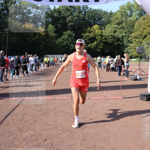 27.09.2026 - 35. Volkslauf durch das schöne Alstertal Strokosch-Dieckow http://msf.ph/oto/10585357 27.09.2026 11:49:17 Ziel 1018, 1455, 1475, 1503, 2982 meine-sportfotos.de