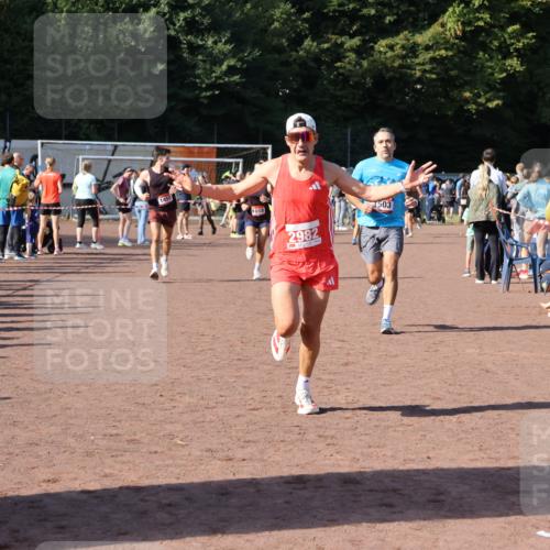 27.09.2026 - 35. Volkslauf durch das schöne Alstertal Strokosch-Dieckow http://msf.ph/oto/10585381 27.09.2026 11:49:15 Ziel 1018, 1455, 1503, 2982 meine-sportfotos.de