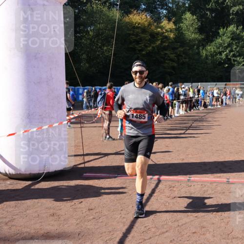 27.09.2026 - 35. Volkslauf durch das schöne Alstertal Strokosch-Dieckow http://msf.ph/oto/10585412 27.09.2026 11:46:45 Ziel 1485, 1505, 3161 meine-sportfotos.de