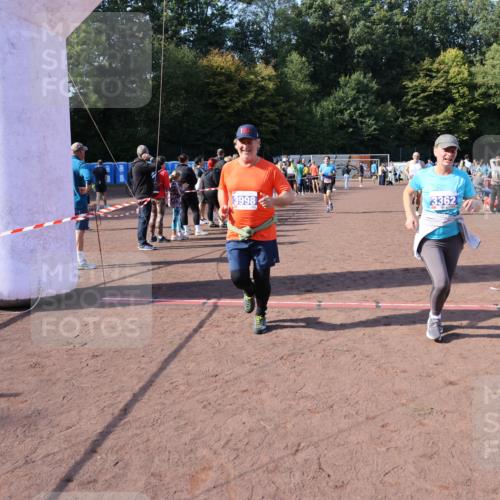 27.09.2026 - 35. Volkslauf durch das schöne Alstertal Strokosch-Dieckow http://msf.ph/oto/10585477 27.09.2026 11:48:59 Ziel 1462, 1466, 1482, 3362, 3998 meine-sportfotos.de