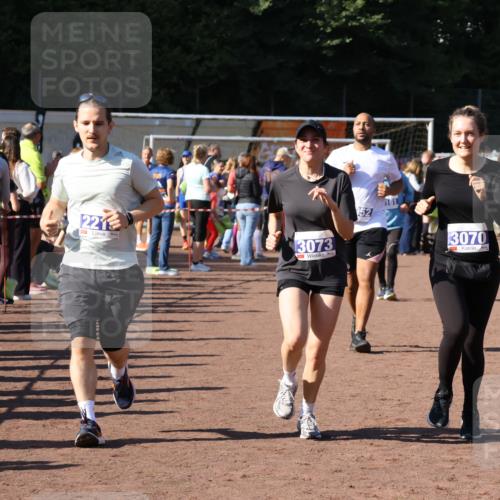 27.09.2026 - 35. Volkslauf durch das schöne Alstertal Strokosch-Dieckow http://msf.ph/oto/10585494 27.09.2026 11:46:32 Ziel 2215, 3070, 3073, 3952 meine-sportfotos.de