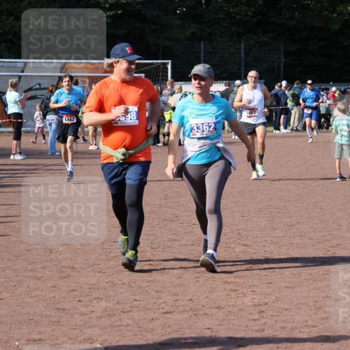 27.09.2026 - 35. Volkslauf durch das schöne Alstertal Strokosch-Dieckow http://msf.ph/oto/10585501 27.09.2026 11:48:56 Ziel 1462, 1466, 1482, 3362, 3998 meine-sportfotos.de