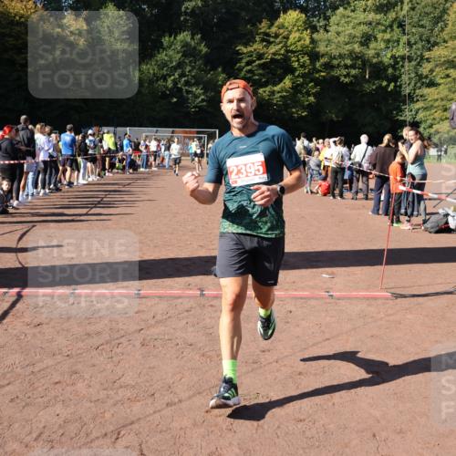 27.09.2026 - 35. Volkslauf durch das schöne Alstertal Strokosch-Dieckow http://msf.ph/oto/10585502 27.09.2026 11:46:26 Ziel 2215, 2395, 3070, 3073 meine-sportfotos.de