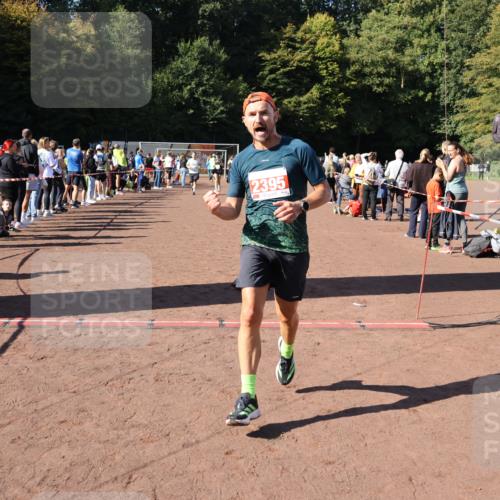 27.09.2026 - 35. Volkslauf durch das schöne Alstertal Strokosch-Dieckow http://msf.ph/oto/10585504 27.09.2026 11:46:26 Ziel 2215, 2395, 3070, 3073 meine-sportfotos.de
