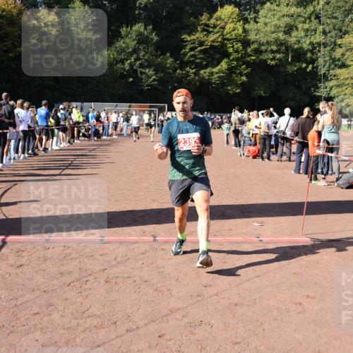 27.09.2026 - 35. Volkslauf durch das schöne Alstertal Strokosch-Dieckow http://msf.ph/oto/10585514 27.09.2026 11:46:25 Ziel 2395 meine-sportfotos.de