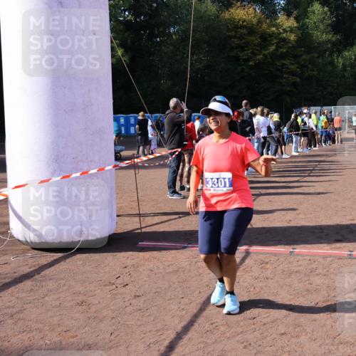 27.09.2026 - 35. Volkslauf durch das schöne Alstertal Strokosch-Dieckow http://msf.ph/oto/10585520 27.09.2026 11:48:47 Ziel 1483, 3301 meine-sportfotos.de