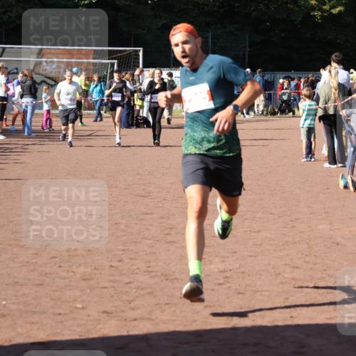 27.09.2026 - 35. Volkslauf durch das schöne Alstertal Strokosch-Dieckow http://msf.ph/oto/10585521 27.09.2026 11:46:24 Ziel 1461, 2395 meine-sportfotos.de