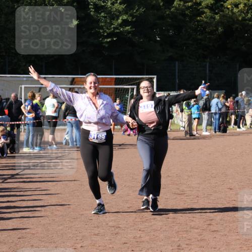 27.09.2026 - 35. Volkslauf durch das schöne Alstertal Strokosch-Dieckow http://msf.ph/oto/10585617 27.09.2026 11:45:24 Ziel 1537, 3197, 3199 meine-sportfotos.de