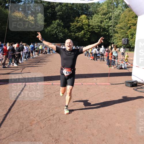 27.09.2026 - 35. Volkslauf durch das schöne Alstertal Strokosch-Dieckow http://msf.ph/oto/10585624 27.09.2026 11:45:18 Ziel 1470, 3066, 3076, 3137, 3197, 3199 meine-sportfotos.de