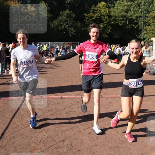 27.09.2026 - 35. Volkslauf durch das schöne Alstertal Strokosch-Dieckow http://msf.ph/oto/10585630 27.09.2026 11:45:15 Ziel 1470, 3066, 3076, 3124, 3137, 3283, 3284 meine-sportfotos.de