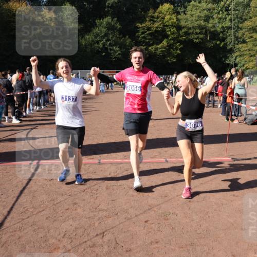 27.09.2026 - 35. Volkslauf durch das schöne Alstertal Strokosch-Dieckow http://msf.ph/oto/10585636 27.09.2026 11:45:15 Ziel 1470, 3066, 3076, 3124, 3137, 3283, 3284 meine-sportfotos.de