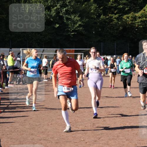27.09.2026 - 35. Volkslauf durch das schöne Alstertal Strokosch-Dieckow http://msf.ph/oto/10585665 27.09.2026 11:45:07 Ziel 1442, 1451, 1481, 3045, 3066, 3076, 3124, 3137, 3283, 3284, 3357 meine-sportfotos.de