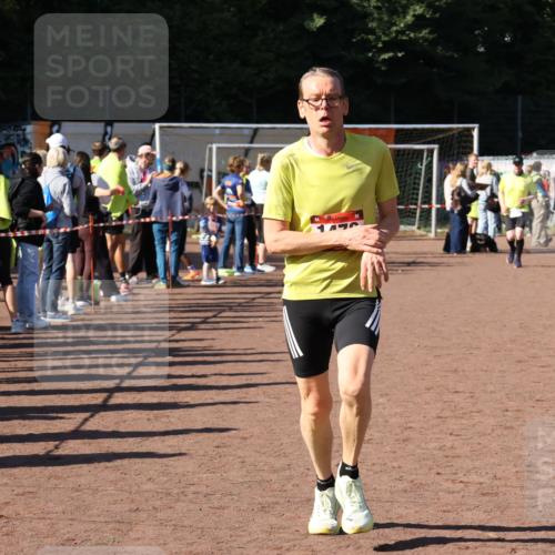 27.09.2026 - 35. Volkslauf durch das schöne Alstertal Strokosch-Dieckow http://msf.ph/oto/10585727 27.09.2026 11:44:17 Ziel 1476, 3113 meine-sportfotos.de