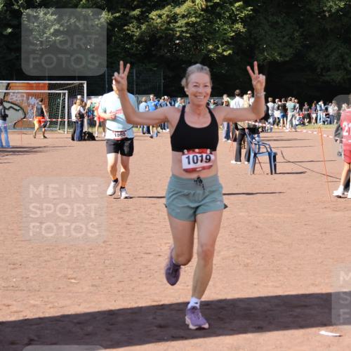 27.09.2026 - 35. Volkslauf durch das schöne Alstertal Strokosch-Dieckow http://msf.ph/oto/10585757 27.09.2026 11:56:12 Ziel 1019, 1531, 1560 meine-sportfotos.de