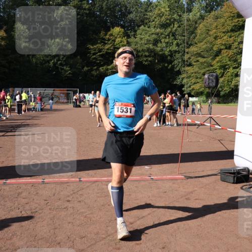 27.09.2026 - 35. Volkslauf durch das schöne Alstertal Strokosch-Dieckow http://msf.ph/oto/10585761 27.09.2026 11:56:09 Ziel 1019, 1531, 1534, 1560 meine-sportfotos.de