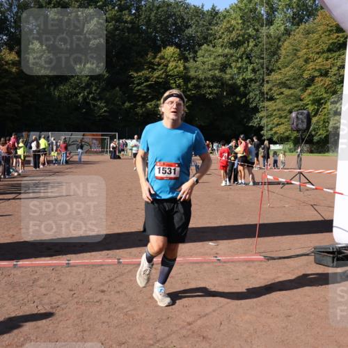 27.09.2026 - 35. Volkslauf durch das schöne Alstertal Strokosch-Dieckow http://msf.ph/oto/10585764 27.09.2026 11:56:09 Ziel 1019, 1531, 1534, 1560 meine-sportfotos.de