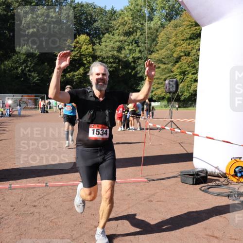 27.09.2026 - 35. Volkslauf durch das schöne Alstertal Strokosch-Dieckow http://msf.ph/oto/10585777 27.09.2026 11:56:07 Ziel 1019, 1531, 1534, 1560 meine-sportfotos.de