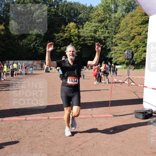 27.09.2026 - 35. Volkslauf durch das schöne Alstertal Strokosch-Dieckow http://msf.ph/oto/10585781 27.09.2026 11:56:07 Ziel 1019, 1531, 1534, 1560 meine-sportfotos.de