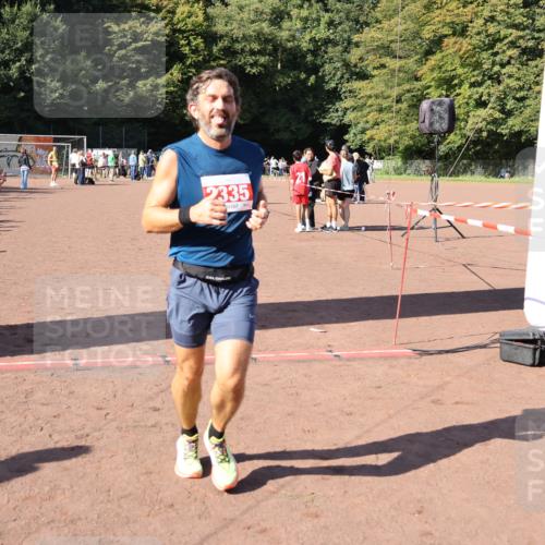 27.09.2026 - 35. Volkslauf durch das schöne Alstertal Strokosch-Dieckow http://msf.ph/oto/10585794 27.09.2026 11:55:52 Ziel 1525, 2335, 2379 meine-sportfotos.de