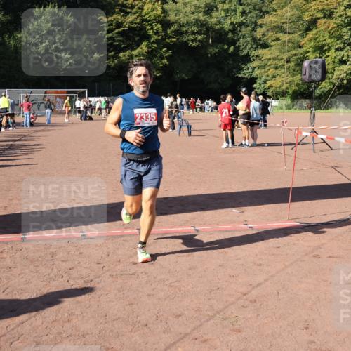 27.09.2026 - 35. Volkslauf durch das schöne Alstertal Strokosch-Dieckow http://msf.ph/oto/10585801 27.09.2026 11:55:51 Ziel 1525, 2335, 2379 meine-sportfotos.de