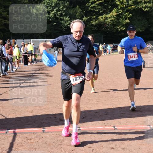 27.09.2026 - 35. Volkslauf durch das schöne Alstertal Strokosch-Dieckow http://msf.ph/oto/10585804 27.09.2026 11:55:50 Ziel 1517, 1525, 1559, 2335, 2379 meine-sportfotos.de