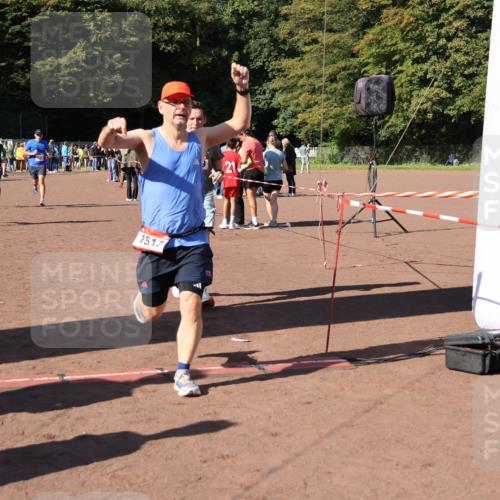 27.09.2026 - 35. Volkslauf durch das schöne Alstertal Strokosch-Dieckow http://msf.ph/oto/10585819 27.09.2026 11:55:46 Ziel 1513, 1517, 1525, 1559, 2335, 2379 meine-sportfotos.de