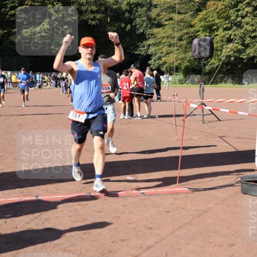 27.09.2026 - 35. Volkslauf durch das schöne Alstertal Strokosch-Dieckow http://msf.ph/oto/10585821 27.09.2026 11:55:46 Ziel 1513, 1517, 1525, 1559, 2335, 2379 meine-sportfotos.de