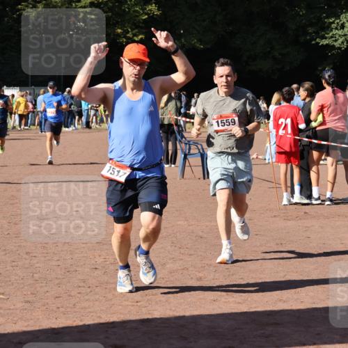 27.09.2026 - 35. Volkslauf durch das schöne Alstertal Strokosch-Dieckow http://msf.ph/oto/10585823 27.09.2026 11:55:45 Ziel 1513, 1517, 1525, 1533, 1559, 2335, 2379 meine-sportfotos.de
