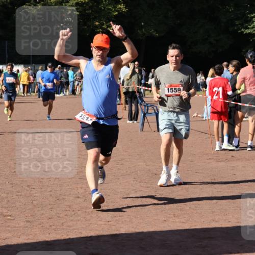 27.09.2026 - 35. Volkslauf durch das schöne Alstertal Strokosch-Dieckow http://msf.ph/oto/10585826 27.09.2026 11:55:45 Ziel 1513, 1517, 1525, 1533, 1559, 2335, 2379 meine-sportfotos.de