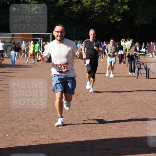 27.09.2026 - 35. Volkslauf durch das schöne Alstertal Strokosch-Dieckow http://msf.ph/oto/10585842 27.09.2026 11:55:40 Ziel 1513, 1517, 1533, 1559, 3136 meine-sportfotos.de