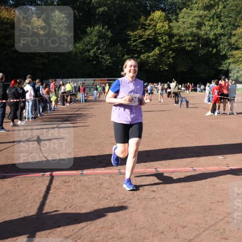 27.09.2026 - 35. Volkslauf durch das schöne Alstertal Strokosch-Dieckow http://msf.ph/oto/10585848 27.09.2026 11:55:37 Ziel 1513, 1533, 3136 meine-sportfotos.de