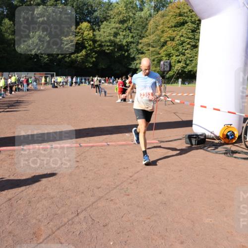27.09.2026 - 35. Volkslauf durch das schöne Alstertal Strokosch-Dieckow http://msf.ph/oto/10585863 27.09.2026 11:55:21 Ziel 1489, 1549, 2353 meine-sportfotos.de