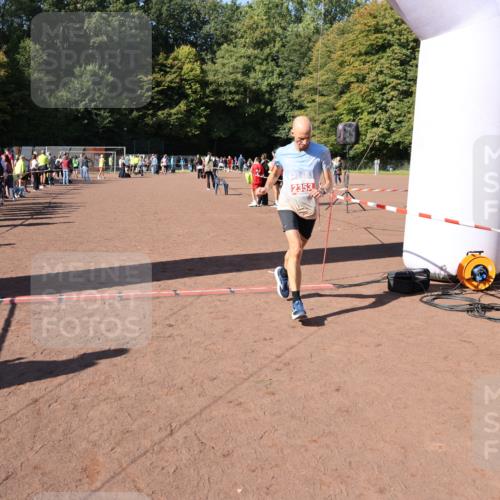 27.09.2026 - 35. Volkslauf durch das schöne Alstertal Strokosch-Dieckow http://msf.ph/oto/10585864 27.09.2026 11:55:20 Ziel 1489, 1549, 2353 meine-sportfotos.de