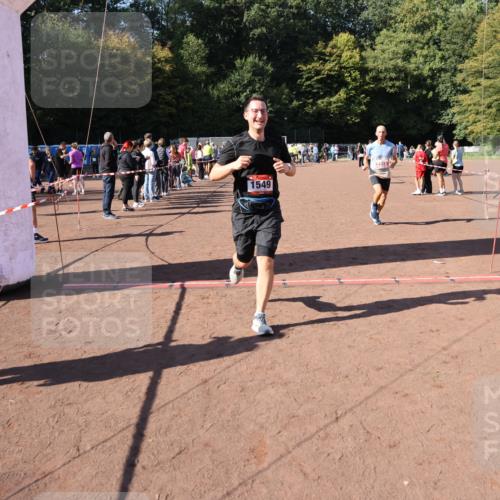 27.09.2026 - 35. Volkslauf durch das schöne Alstertal Strokosch-Dieckow http://msf.ph/oto/10585871 27.09.2026 11:55:19 Ziel 1489, 1549, 2353 meine-sportfotos.de