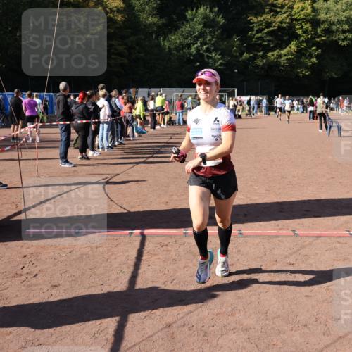 27.09.2026 - 35. Volkslauf durch das schöne Alstertal Strokosch-Dieckow http://msf.ph/oto/10585890 27.09.2026 11:55:11 Ziel 1489, 1549, 2502 meine-sportfotos.de