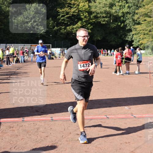 27.09.2026 - 35. Volkslauf durch das schöne Alstertal Strokosch-Dieckow http://msf.ph/oto/10585910 27.09.2026 11:54:59 Ziel 1472, 1497, 2334 meine-sportfotos.de
