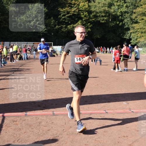 27.09.2026 - 35. Volkslauf durch das schöne Alstertal Strokosch-Dieckow http://msf.ph/oto/10585911 27.09.2026 11:54:59 Ziel 1472, 1497, 2334 meine-sportfotos.de