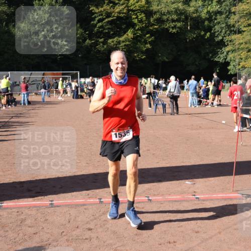 27.09.2026 - 35. Volkslauf durch das schöne Alstertal Strokosch-Dieckow http://msf.ph/oto/10585926 27.09.2026 11:54:51 Ziel 1472, 1497, 1535 meine-sportfotos.de