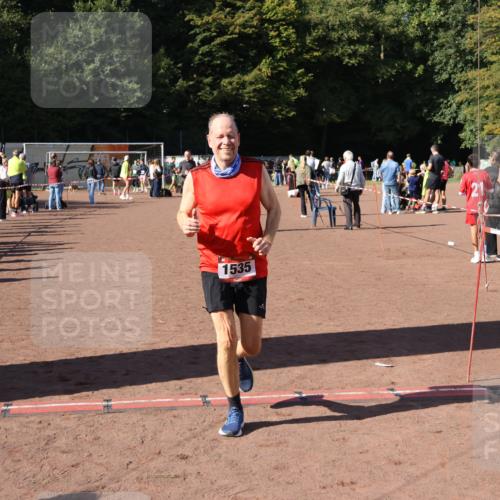 27.09.2026 - 35. Volkslauf durch das schöne Alstertal Strokosch-Dieckow http://msf.ph/oto/10585928 27.09.2026 11:54:51 Ziel 1472, 1497, 1535 meine-sportfotos.de