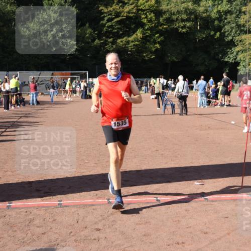 27.09.2026 - 35. Volkslauf durch das schöne Alstertal Strokosch-Dieckow http://msf.ph/oto/10585930 27.09.2026 11:54:51 Ziel 1472, 1497, 1535 meine-sportfotos.de