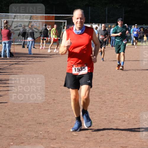 27.09.2026 - 35. Volkslauf durch das schöne Alstertal Strokosch-Dieckow http://msf.ph/oto/10585934 27.09.2026 11:54:50 Ziel 1472, 1497, 1535 meine-sportfotos.de