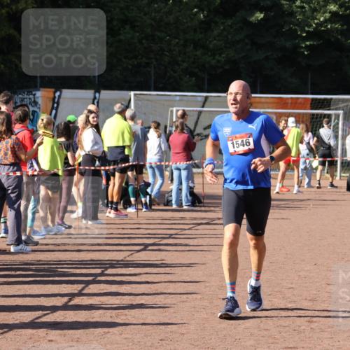 27.09.2026 - 35. Volkslauf durch das schöne Alstertal Strokosch-Dieckow http://msf.ph/oto/10585944 27.09.2026 11:54:43 Ziel 1535, 1546, 2462 meine-sportfotos.de