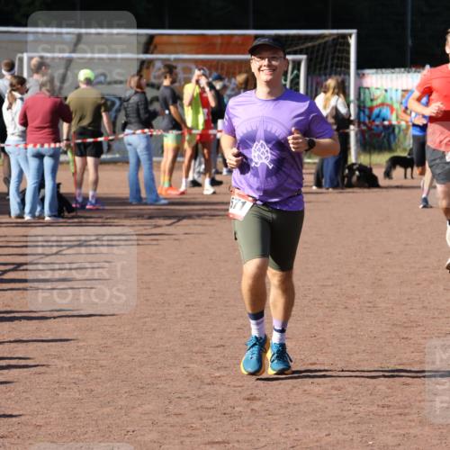 27.09.2026 - 35. Volkslauf durch das schöne Alstertal Strokosch-Dieckow http://msf.ph/oto/10585966 27.09.2026 11:54:35 Ziel 1571, 2462 meine-sportfotos.de