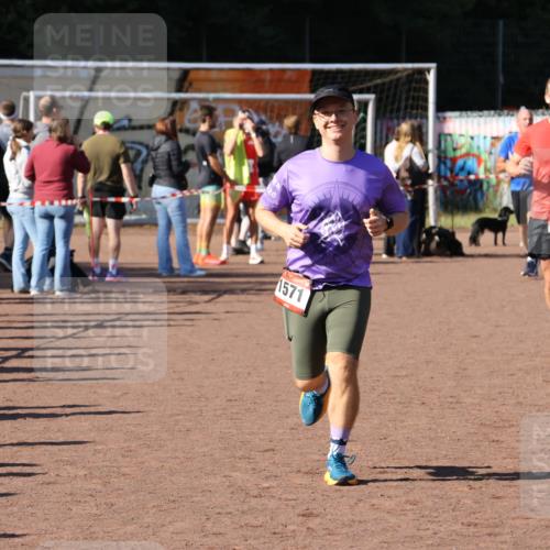 27.09.2026 - 35. Volkslauf durch das schöne Alstertal Strokosch-Dieckow http://msf.ph/oto/10585968 27.09.2026 11:54:34 Ziel 1571, 2462 meine-sportfotos.de